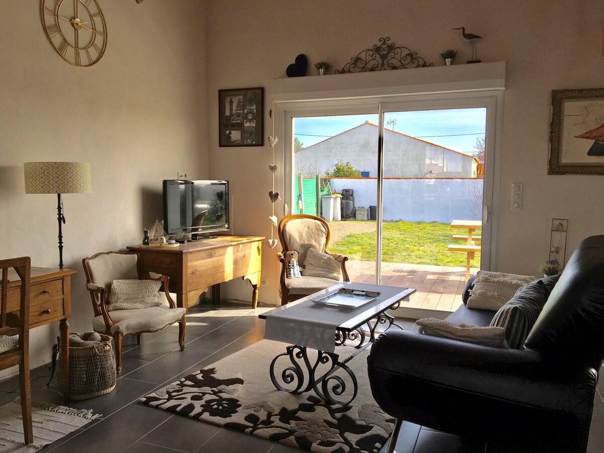 Successful Airbnb property: Pleasant vacation home in the heart of the island in Noirmoutier En L'île