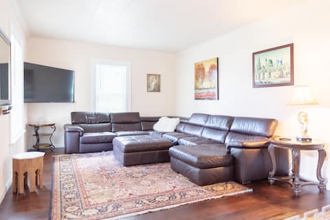 Luxe Private Getaway Near Grays Harbor Beaches!