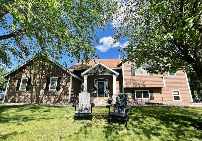 Welcome to Rucks Farm! Charming 4 bedroom home