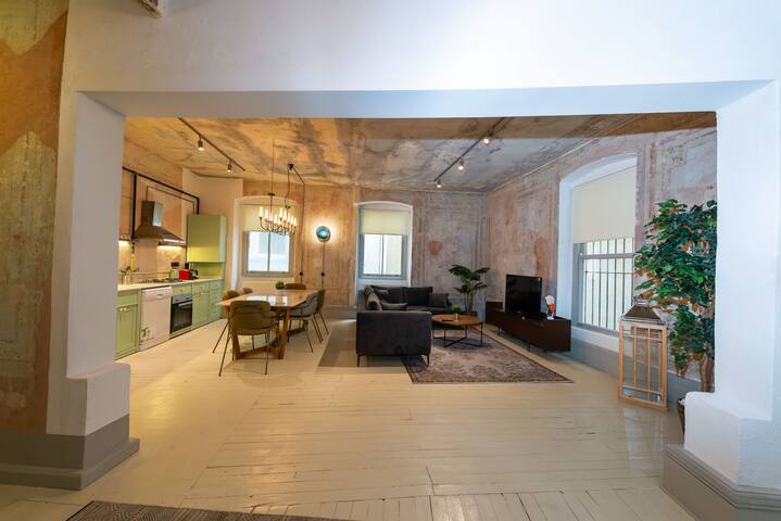 Maison Haute : 5BR Loft -Turkish Bath- City Centre gallery image 5