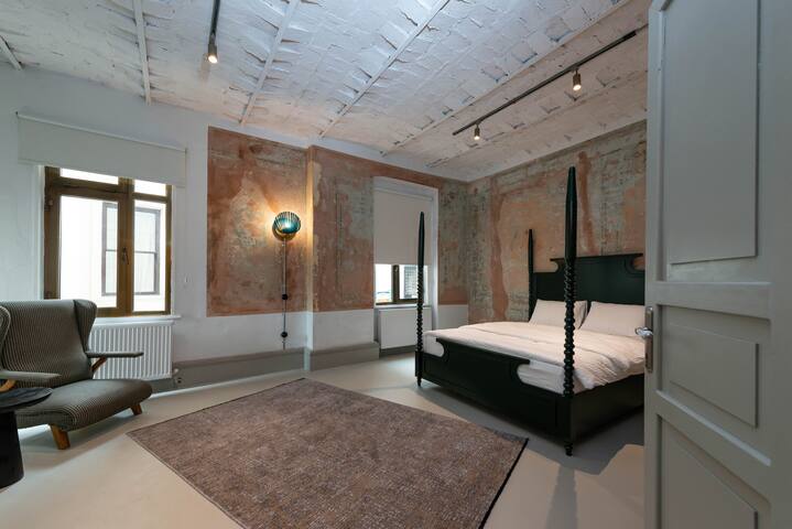 Maison Haute : 5BR Loft -Turkish Bath- City Centre gallery image 3