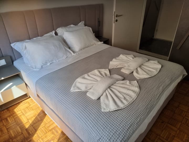 Dhomë gjumi 2