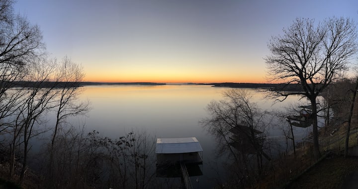 5th Night Free Wolf Point Lake House Private Dock