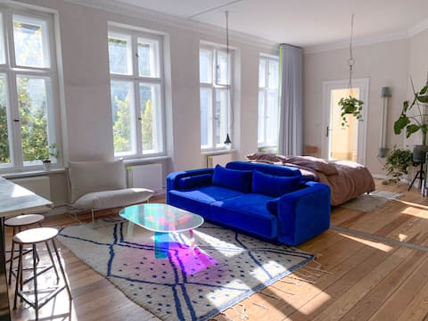 Top performing Airbnb: The Soft Apartment. in Neukölln