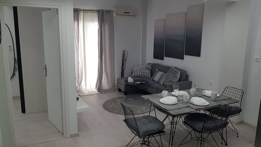 KONSTANTINOS’S LUXURY APARTMENT