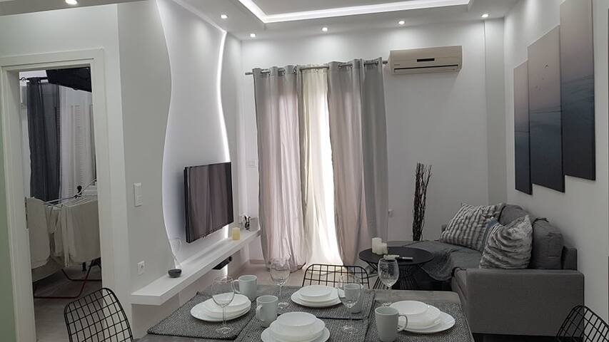 KONSTANTINOS’S LUXURY APARTMENT gallery image 2