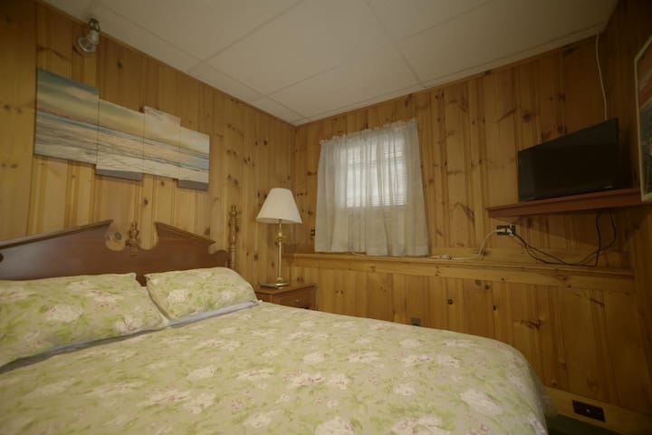Betty Doon Motor Hotel managed Airbnb listing 1