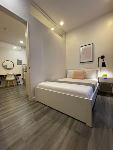 Midtown 2 beds rooms / APT gallery image 2