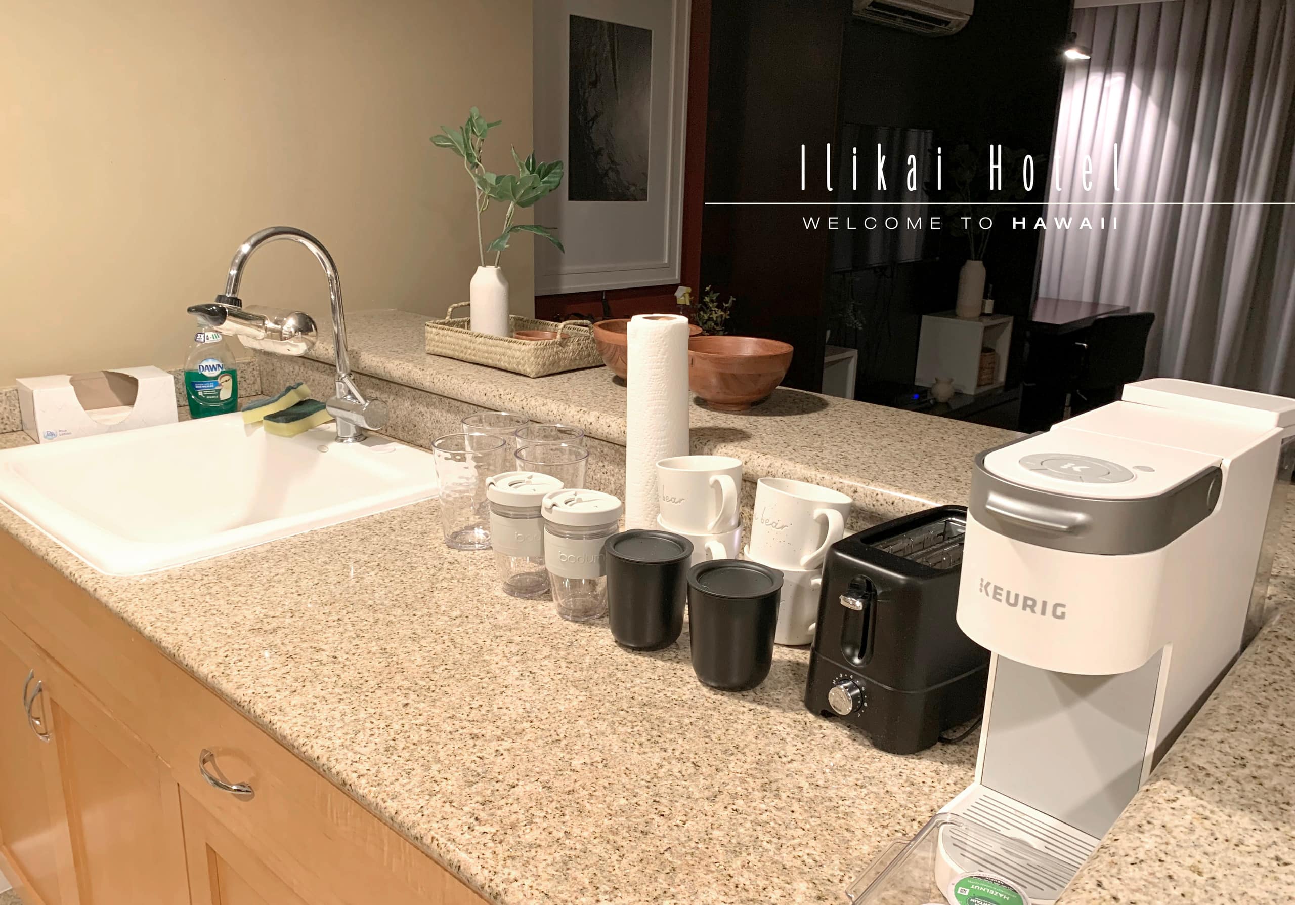 Condo in Honolulu · ★4.84 · Studio · 3 beds · 1 private bath - Image 21