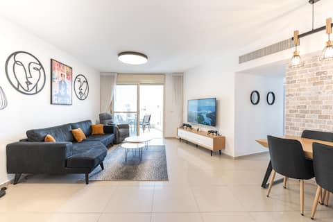 ★Neat 4BR Apt. With Parking/High Floor/Elevator/AC