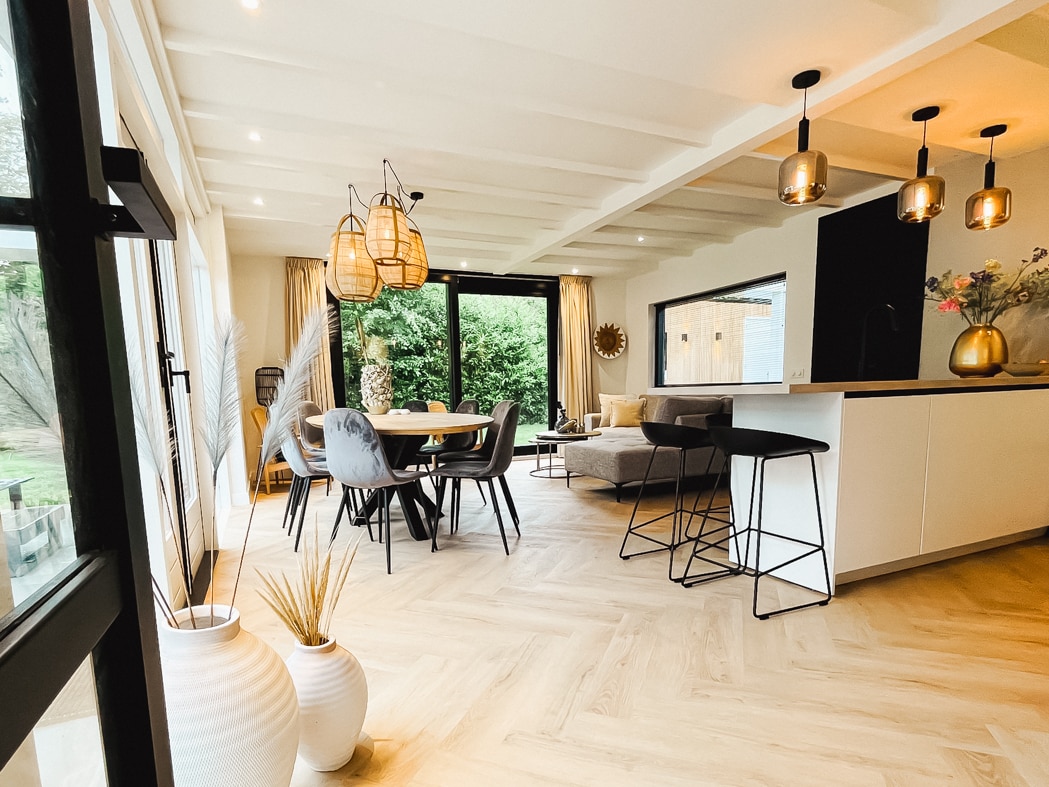 Successful Airbnb property: Luxury villa with hottub, garden, and beach nearby in Ouddorp Oudeland