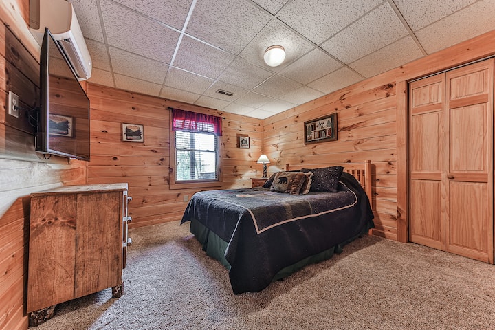 Basement Queen Bedroom