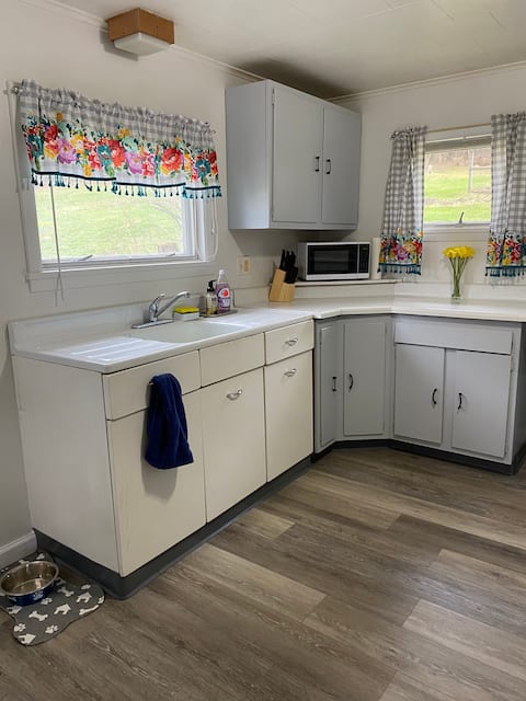 Dog Friendly 2 Bedroom home