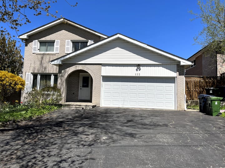 Private,spacious,lovely,free Parking,pet Friendly. - Toronto