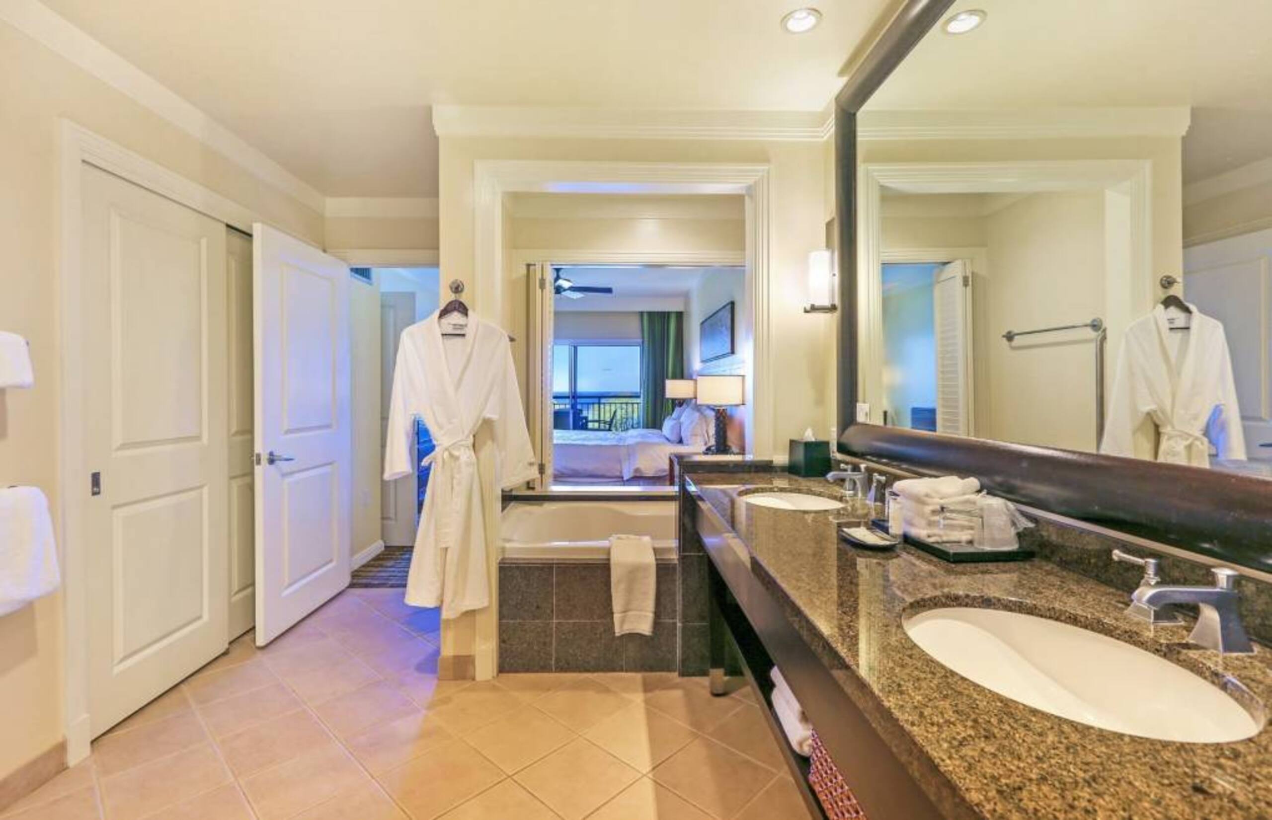 Condo in Lahaina · ★4.67 · 2 bedrooms · 4 beds · 2 baths - Image 9