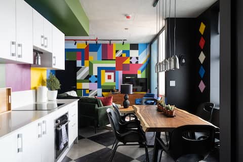 2 bed/2 bath URBN Murals and More