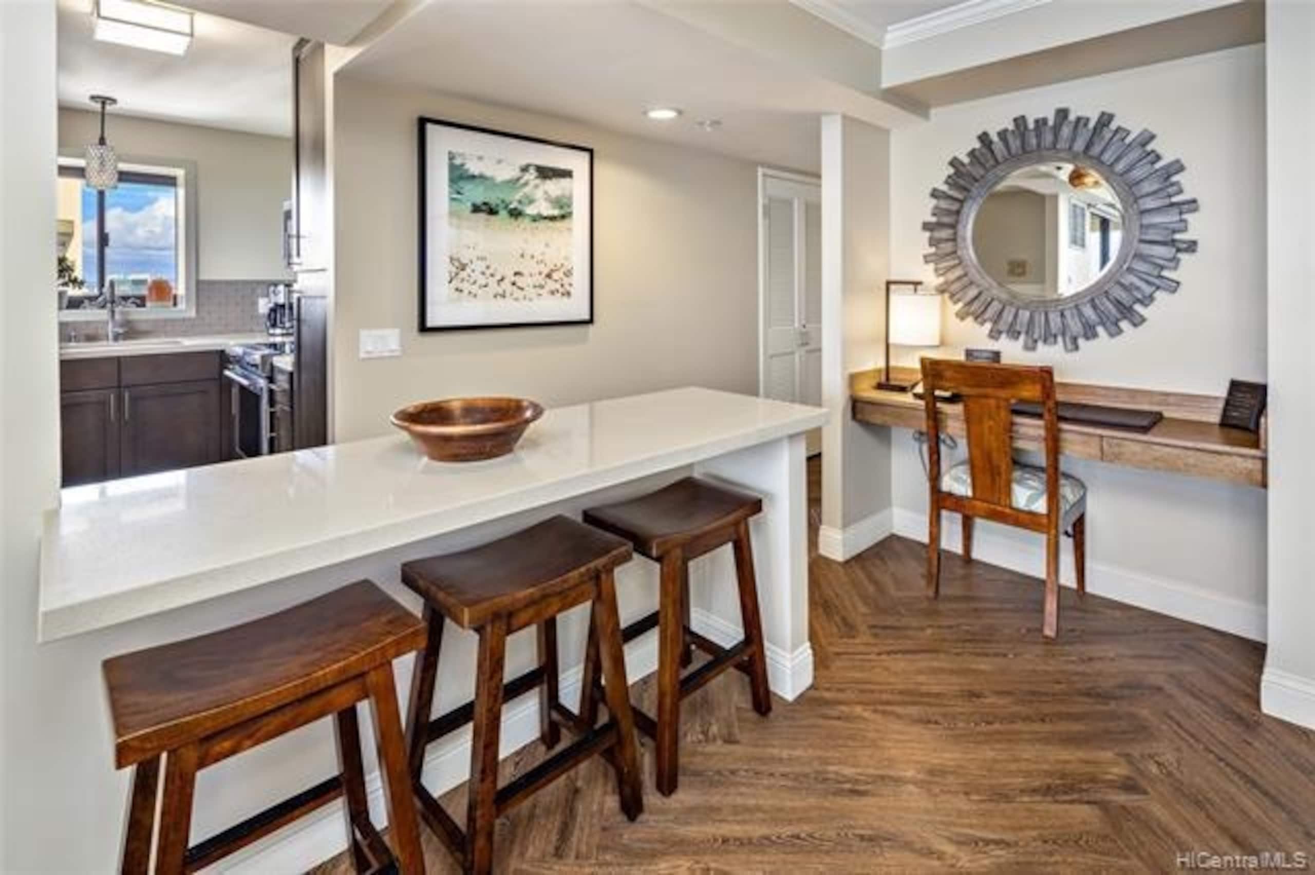 Condo in Honolulu · ★4.95 · 2 bedrooms · 4 beds · 2 private baths - Image 23