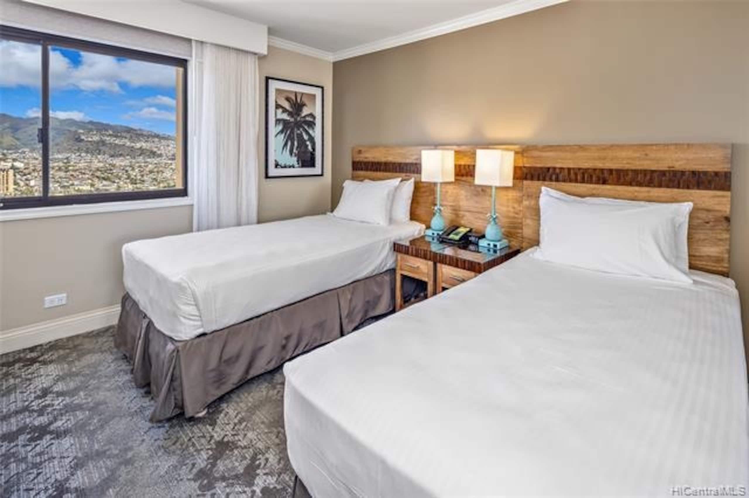 Condo in Honolulu · ★4.95 · 2 bedrooms · 4 beds · 2 private baths - Image 1
