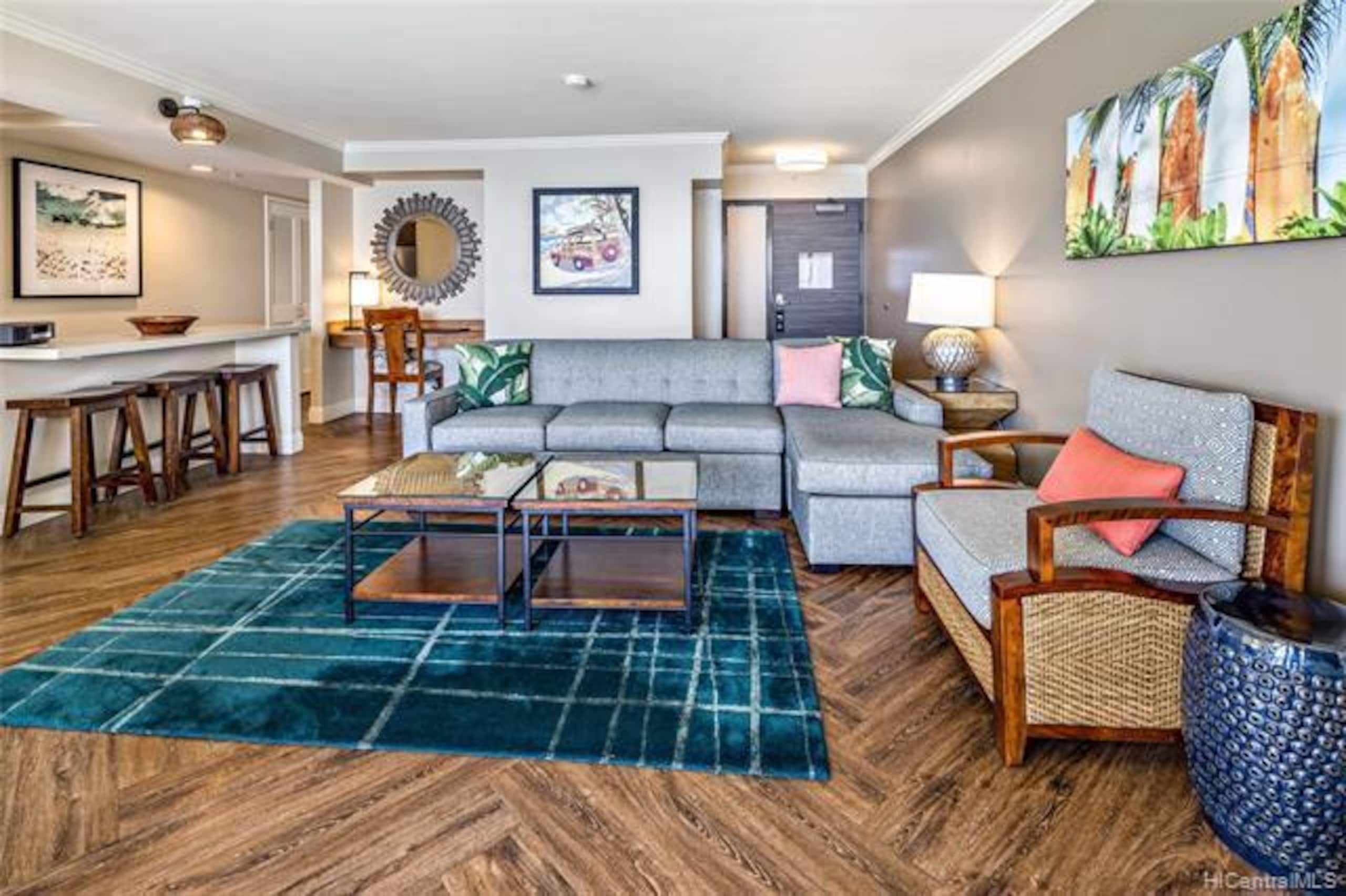 Condo in Honolulu · ★4.95 · 2 bedrooms · 4 beds · 2 private baths - Image 5