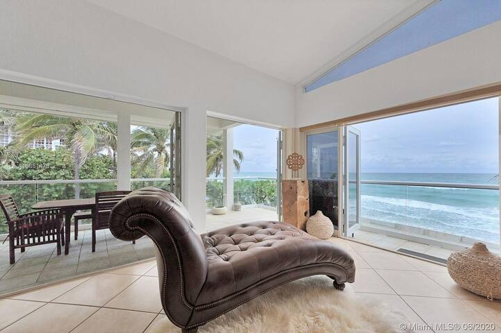 Oceanfront 4 Bedroom Apartment gallery image 2