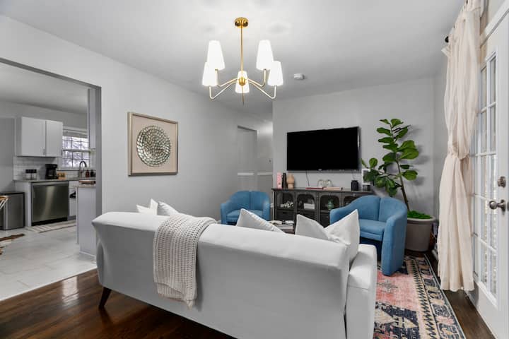 *NEW*Enchanting 3BR Home|Mins to Plaza & Dwtn