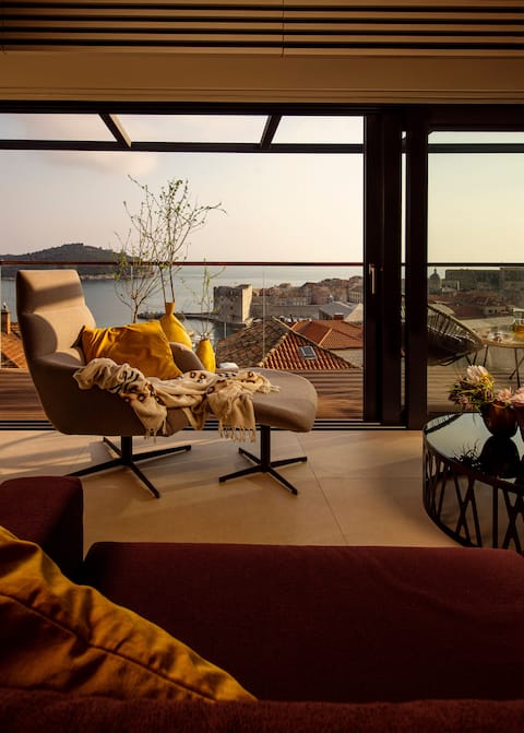 Top Airbnb: Apt MaR - modern 2 bedroom loft with Old town view in Grad Dubrovnik