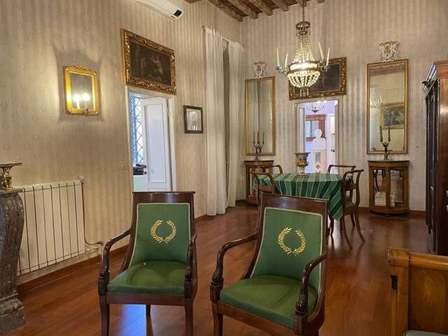 The Olde Prestige gallery image 5