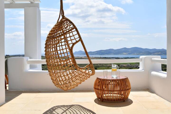 GRSTPAR305 – 5 Bedroomed Holiday Villa in Paros gallery image 3