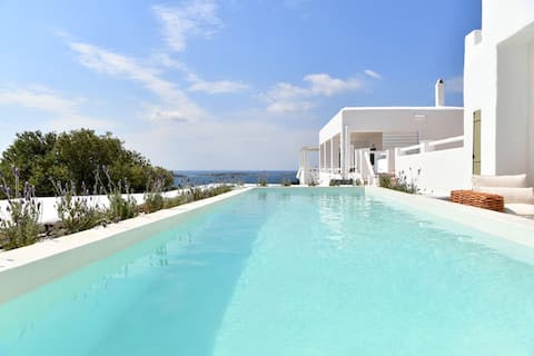 GRSTPAR305 - 5 Bedroomed Holiday Villa in Paros