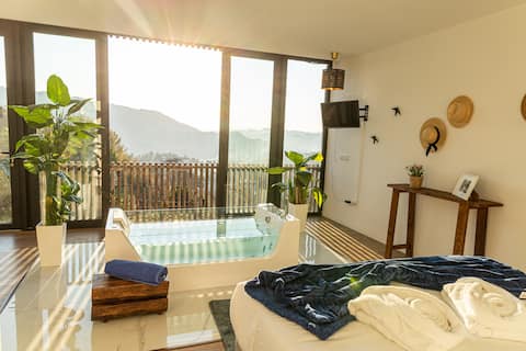 Casa with Jacuzzi and Mountain View - Peso Village