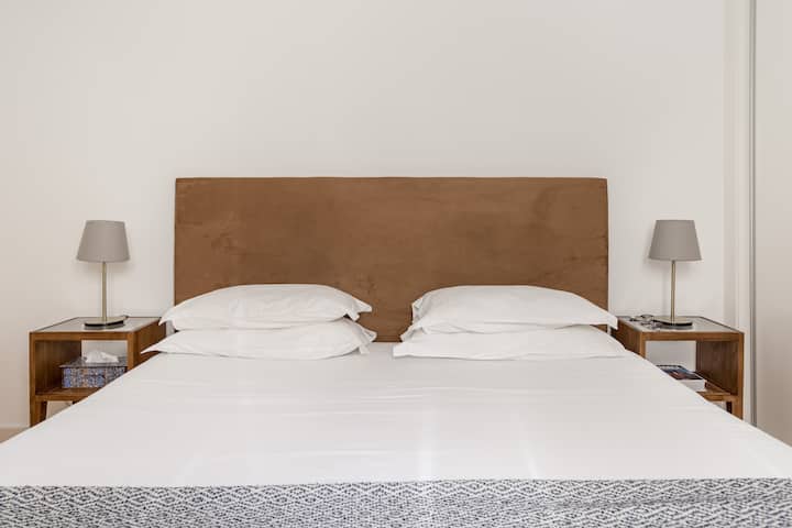 Bedroom 1 | Comfortable Queen size bed or 2 twins...You can choose!