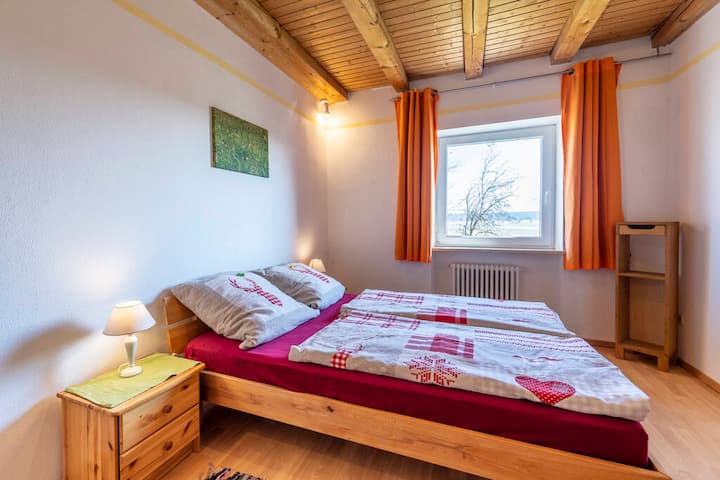 Zimmer 2 (rangi ya chungwa): Bett-140 x 200 sentimita - Chumba 2 (rangi ya chungwa): kitanda-140x200 sentimita