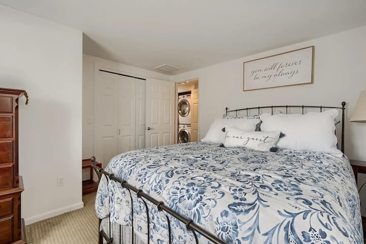 Guest Room: Queen Bed on Second Floor 