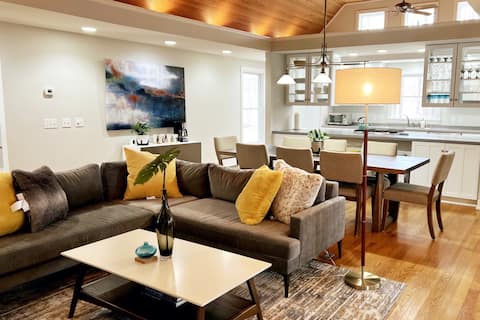 Top Airbnb: The Gray Owl: A Modern Cottage for 8 in Chautauqua