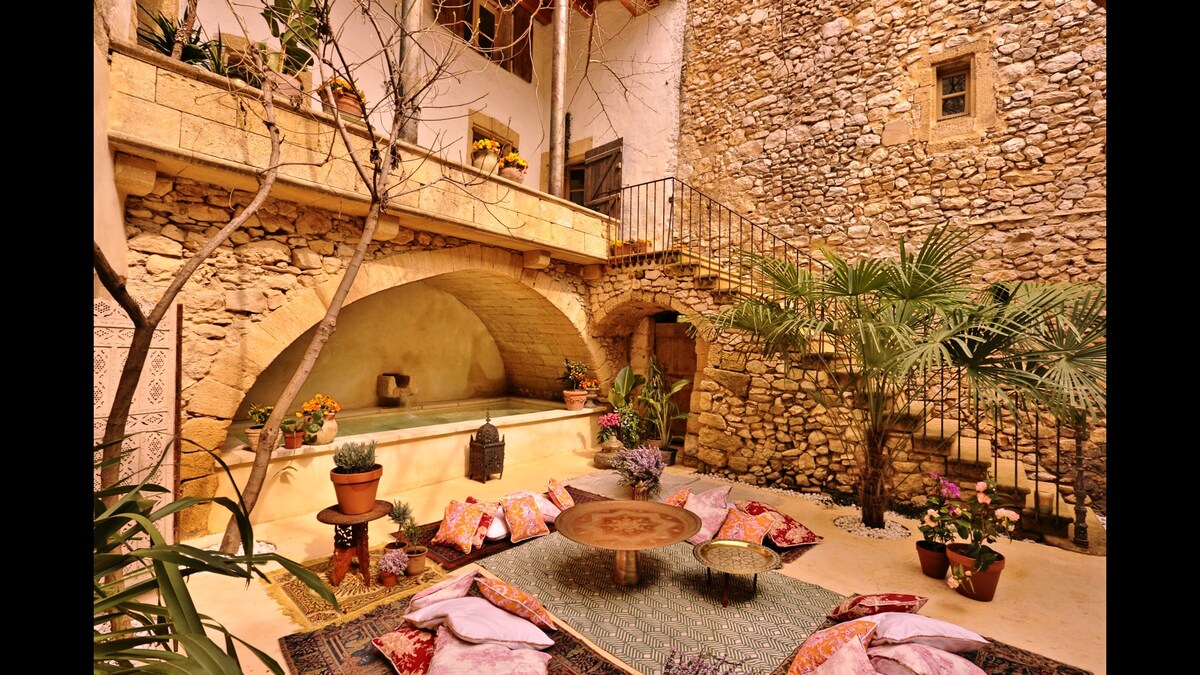 Collias Vacation Rentals & Homes - Occitanie, France | Airbnb