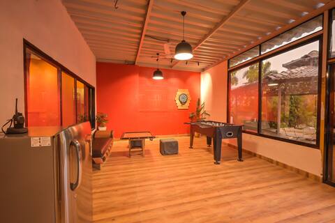 Tuscan Farms: Villa Accommodating 16 to 24 Adults.