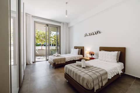 Elysia Park 2 bedroom luxury apartment with pool