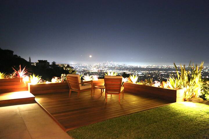 Modern Hollywood Oasis with Panoramic View gallery image 4