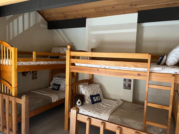 Espace chambre avec lits superposés