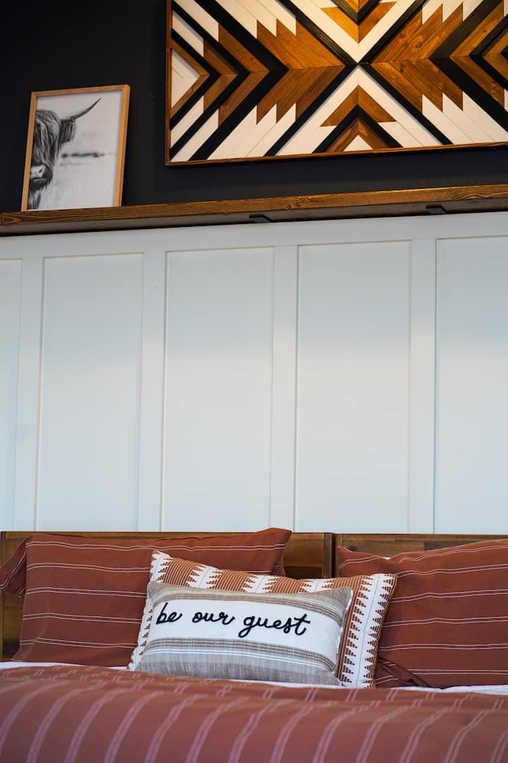 Вила 3 разполага с невероятно уютно легло, което лесно може да се превърне в две единични легла за допълнителна гъвкавост.