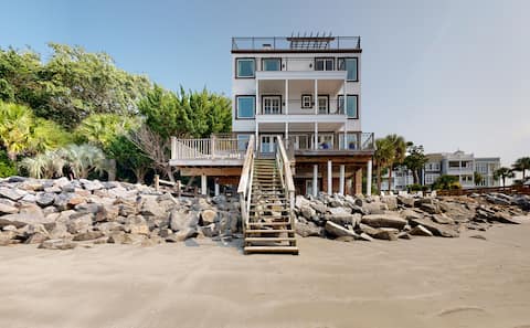 Luxury Oceanfront Villa-Pool-Firepit-Rooftop View