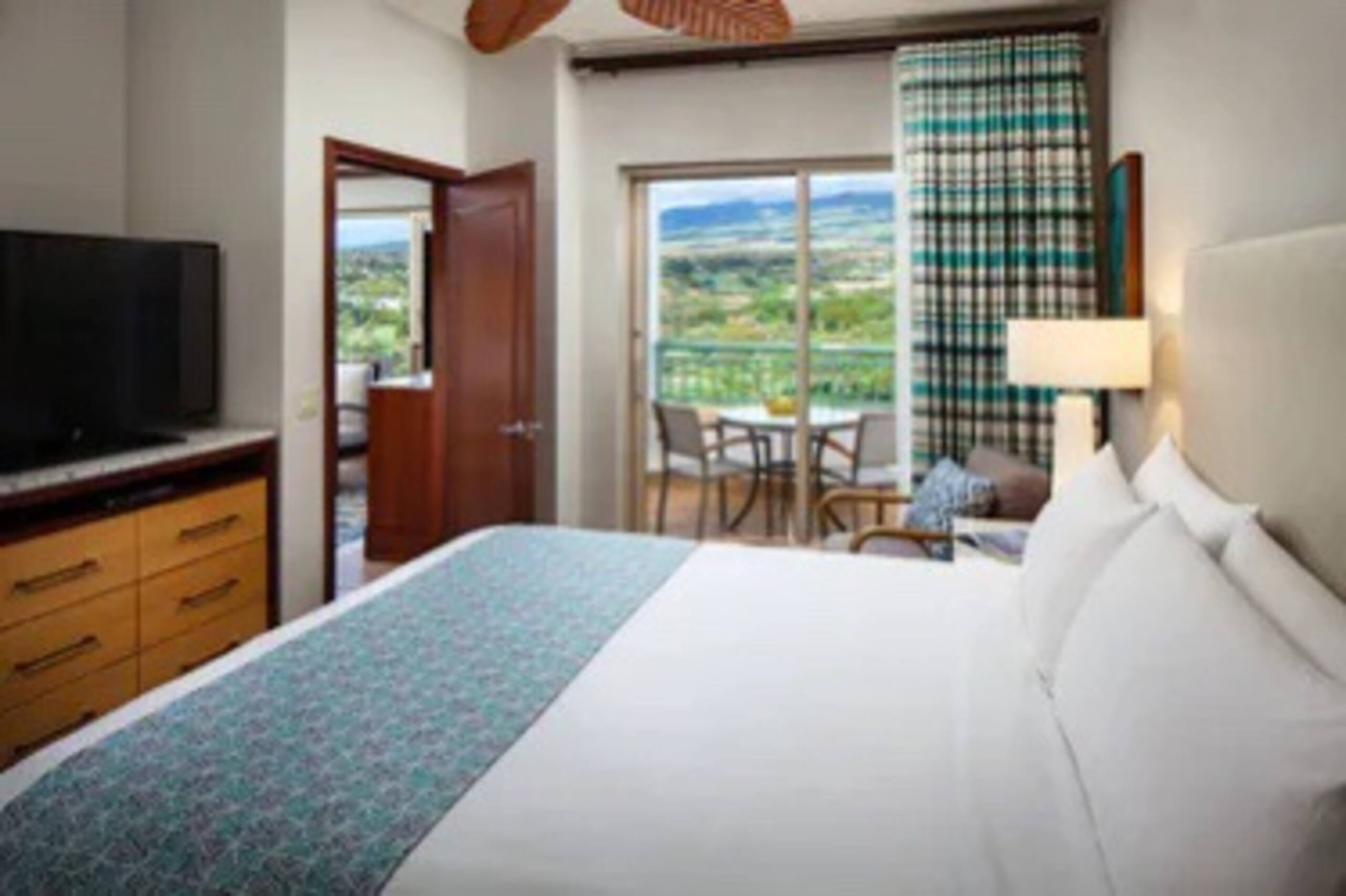 Condo in Lahaina · ★5.0 · 2 bedrooms · 4 beds · 2 private baths - Image 9
