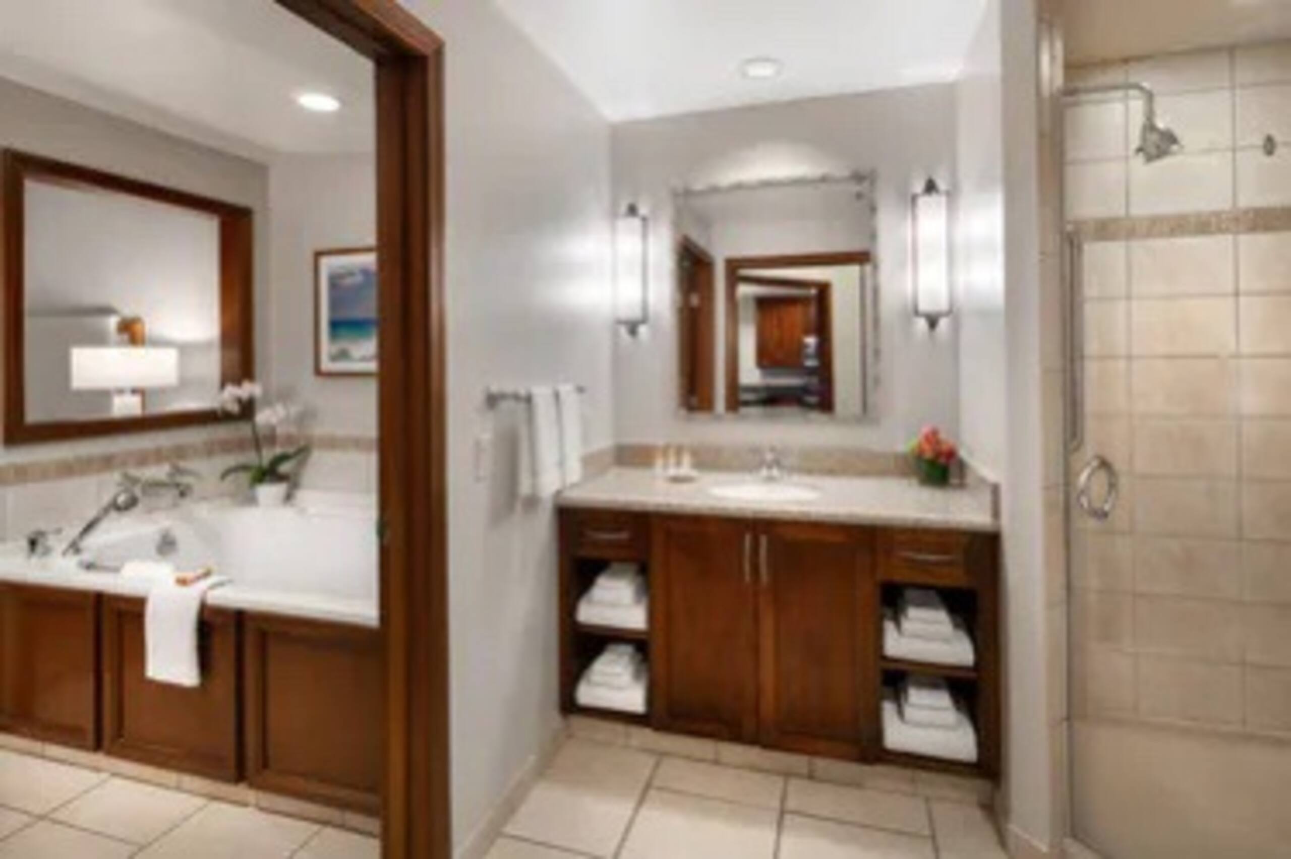 Condo in Lahaina · ★5.0 · 2 bedrooms · 4 beds · 2 private baths - Image 10