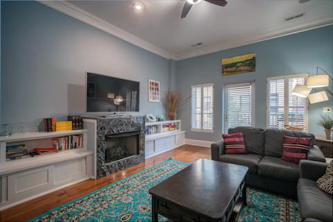 Top Airbnb: Modern Loft w/Sauna in Historic Downtown! Sleeps 6 in Wilmington