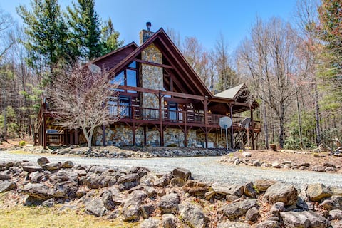 Open! Roads Clear! Mountain cabin escape w/HOT TUB
