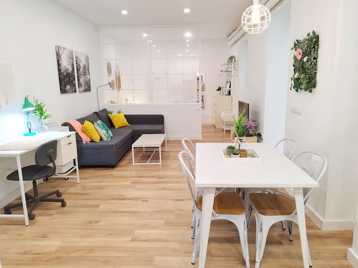 Beautiful Central Apartment With Patio - Madrid