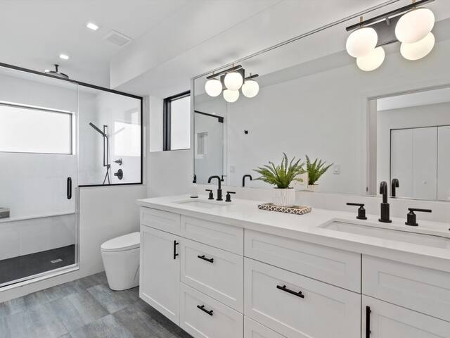 * Amazing Family Home in Hollywood FL gallery image 4