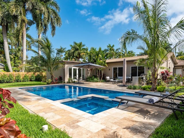 * Amazing Family Home in Hollywood FL