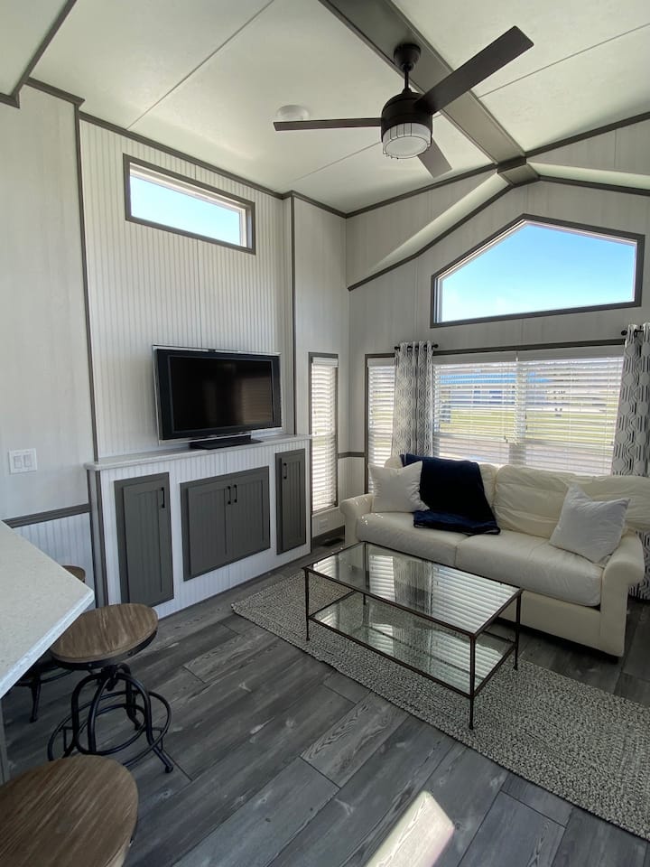 Relax & Enjoy, Nice 1br Cottage At Hidden Ponds Rv - 南黑文