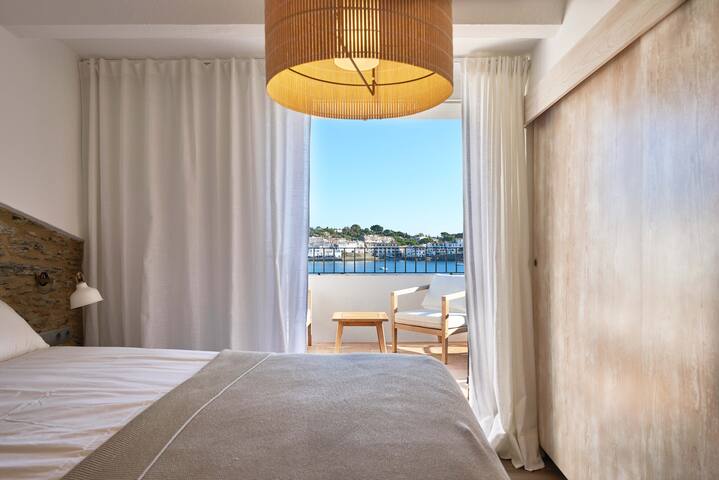 Penthouse Deluxe -First Line Of The Sea Cadaques gallery image 5